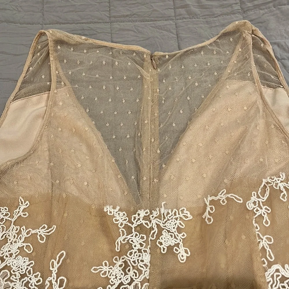 NBD stunning Beige with beautiful White Embroidery overlay dress. Sleeveless L - Picture 9 of 16